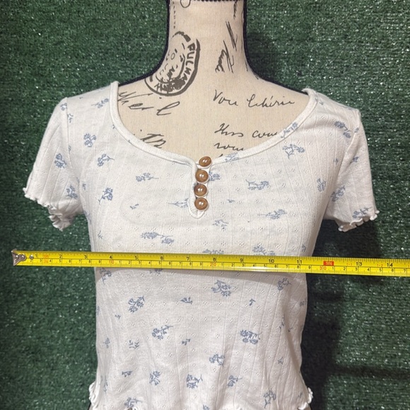 White Floral Top - Picture 9 of 9